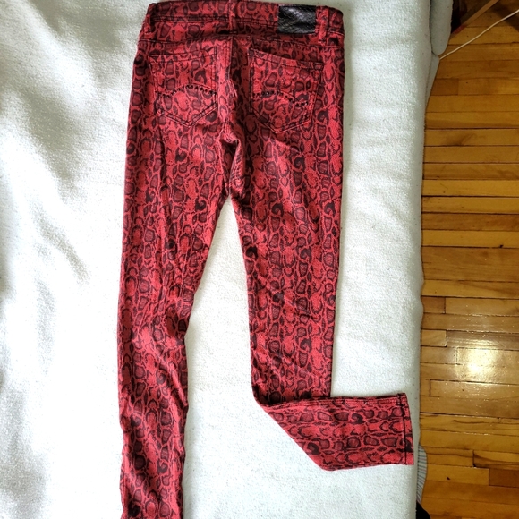 Leapord print Red Skinny Jeans! - Picture 2 of 3
